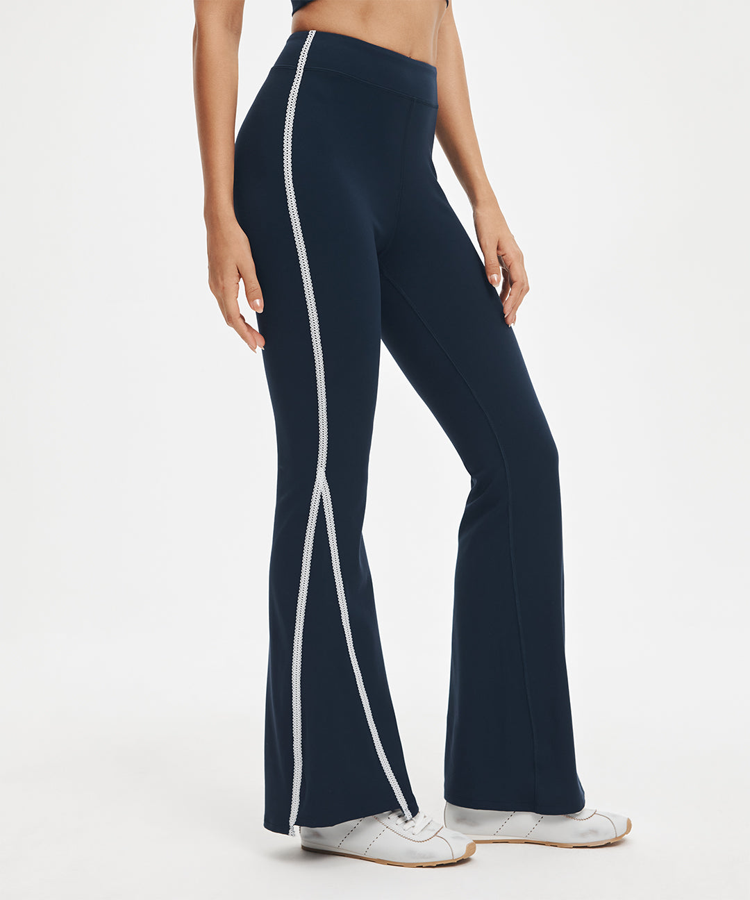 Longjaw™ Contrast Lace Flared Legging 31.5''