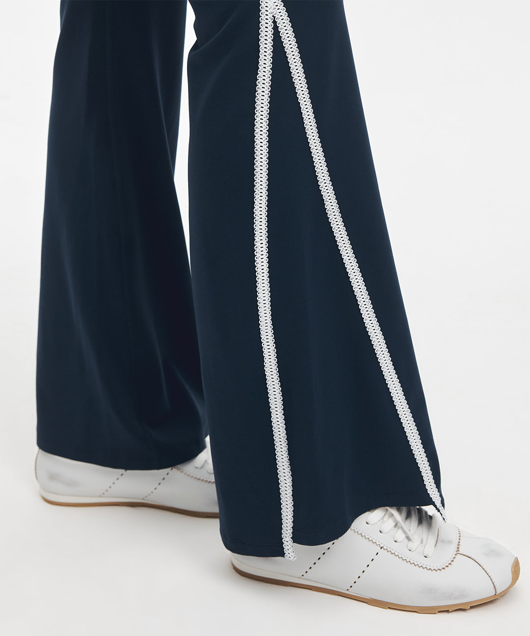 Longjaw™ Contrast Lace Flared Legging 31.5''