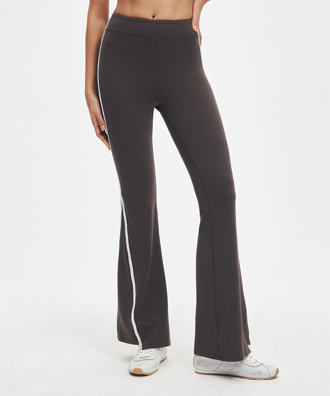 Longjaw™ Contrast Lace Flared Legging 31.5''