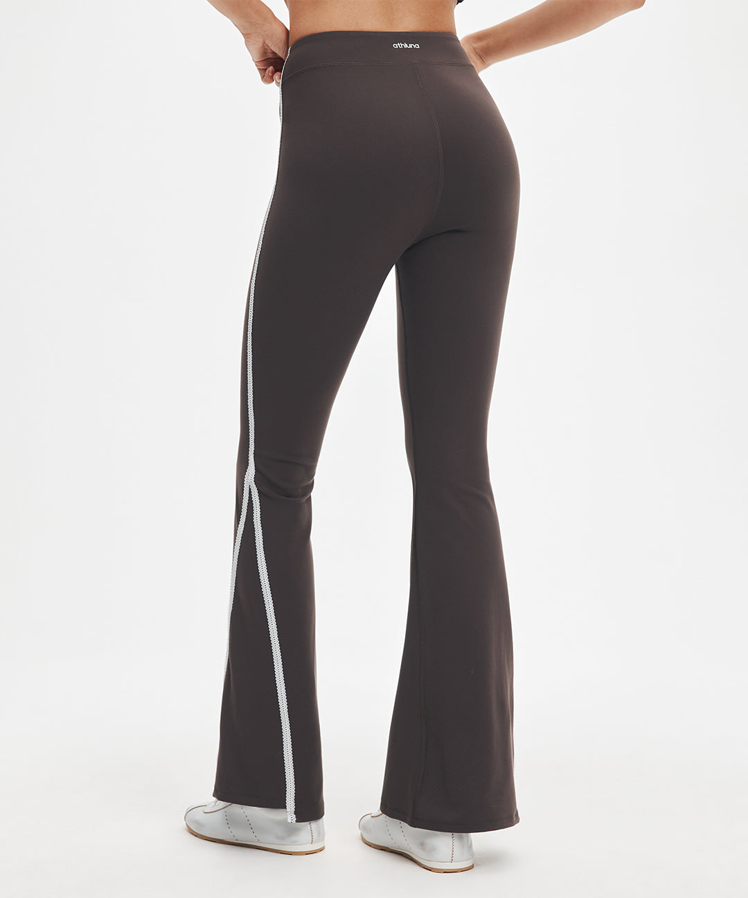 Longjaw™ Contrast Lace Flared Legging 31.5''